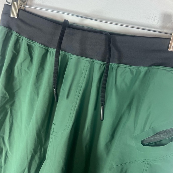 Lululemon Men's Assert Shorts Forest Green Unlined 11” Small - Picture 9 of 11
